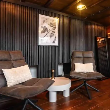 One-of-a-kind Houseboat In Bådhotel
